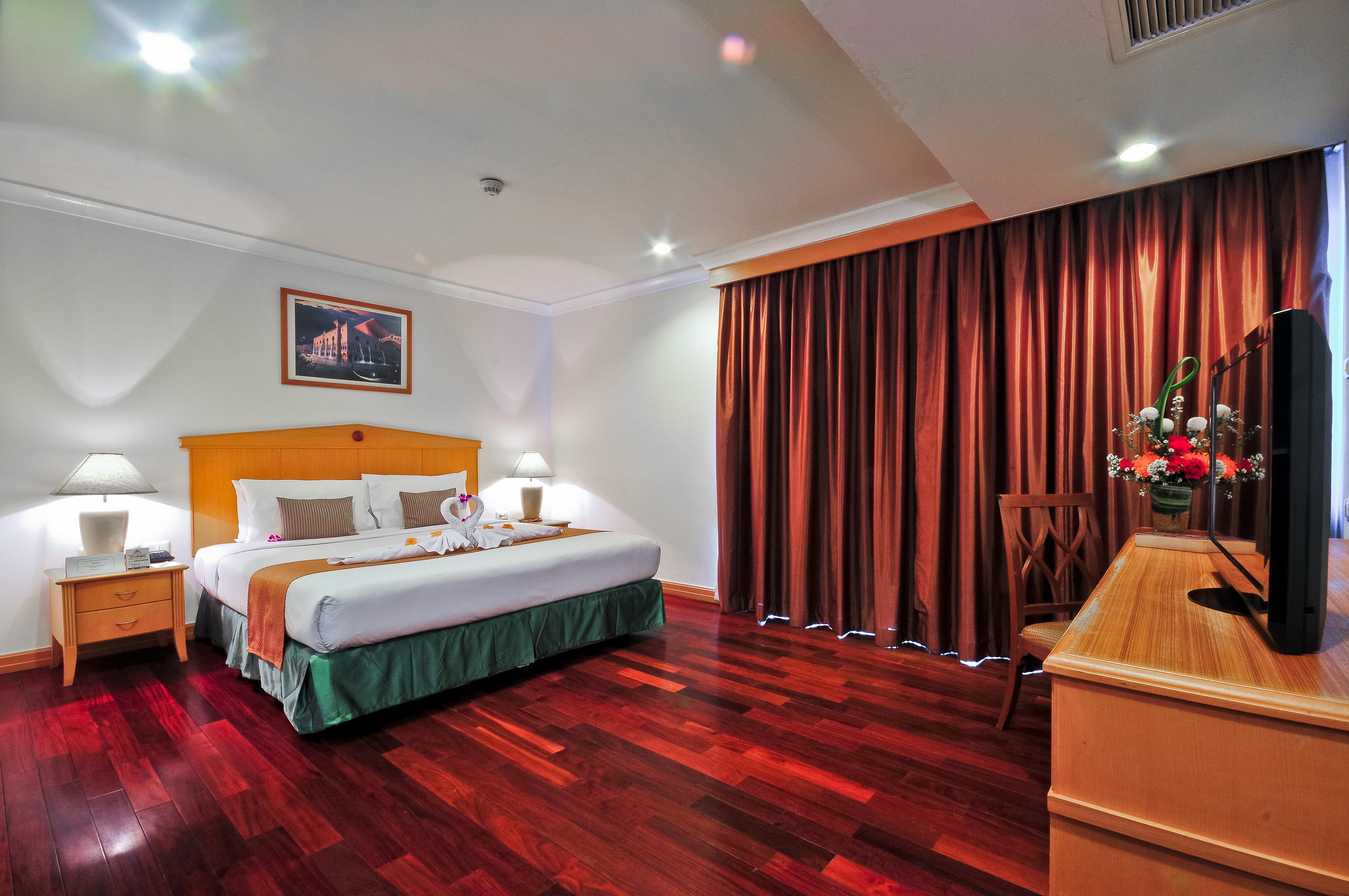 Admiral Suites Bangkok Exterior foto