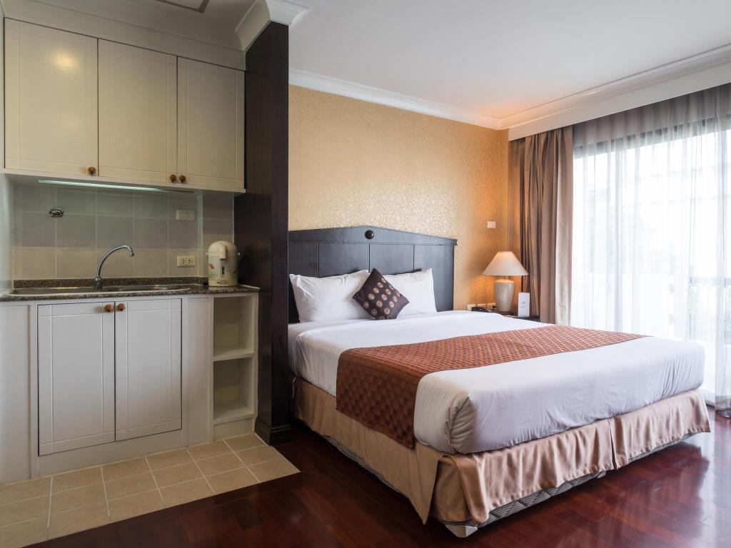 Admiral Suites Bangkok Exterior foto