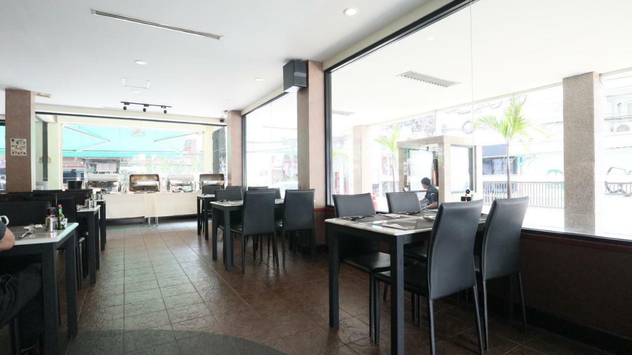 Admiral Suites Bangkok Exterior foto