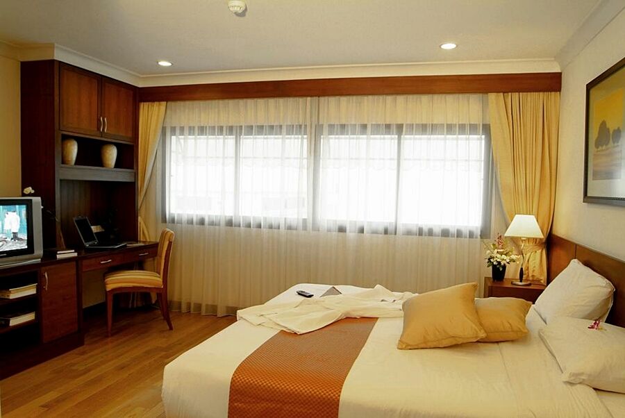 Admiral Suites Bangkok Exterior foto