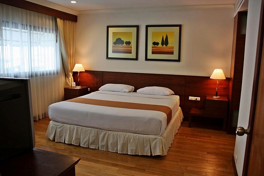 Admiral Suites Bangkok Exterior foto